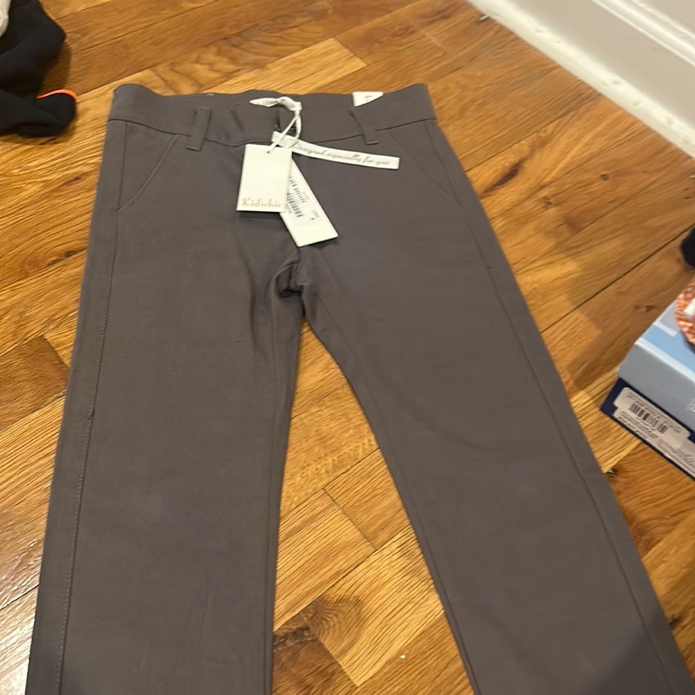 Gray boys pants. Size 6. With tags.